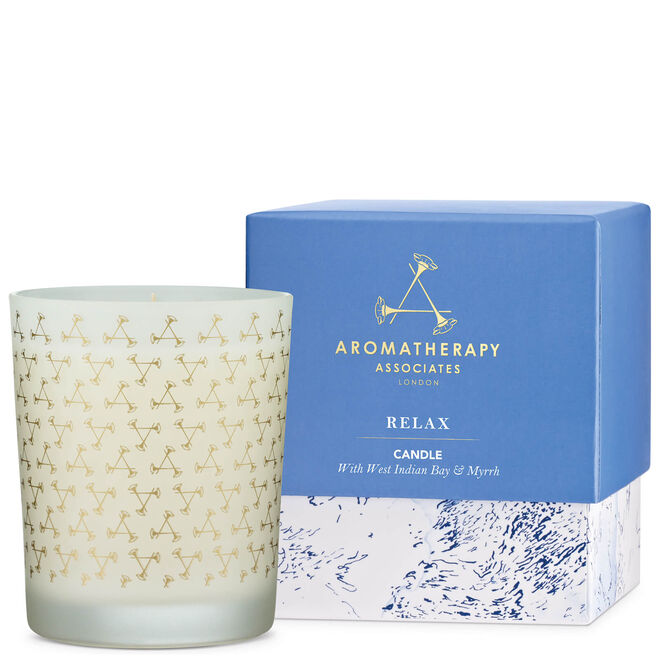 Vela Relax, 200 g, €48,45, Aromatherapy Associates, em www.lookfantastic.pt