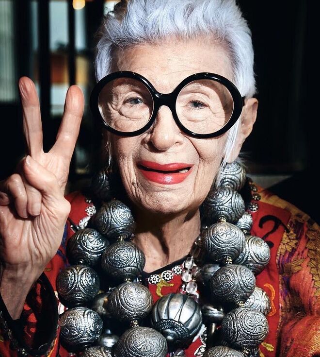 Iris Apfel, designer de interiores, 98 anos | @iris.apfel