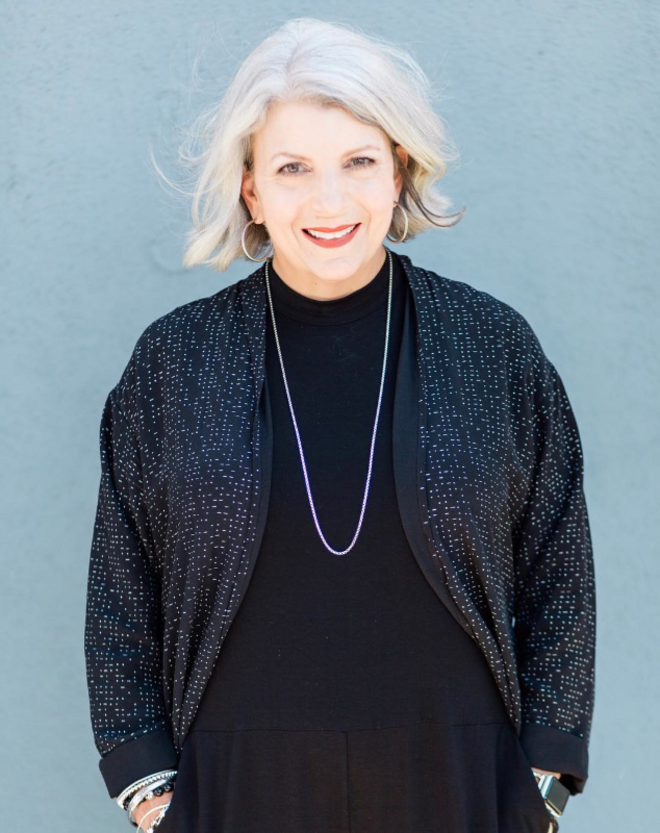 Jan Correll, blogger, 61 anos | @silver_isthenewblonde