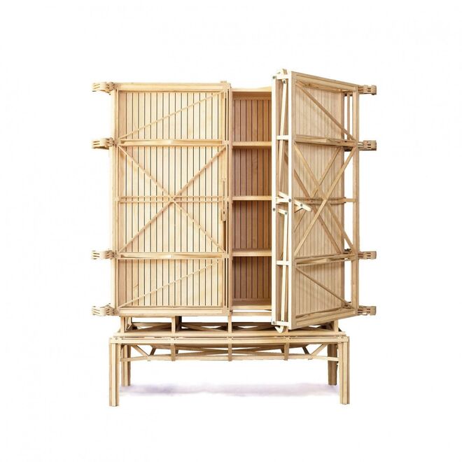 Fusão de estilos - Aparador em madeira, €17 600, Paul Heijnen em kookudesign.com 