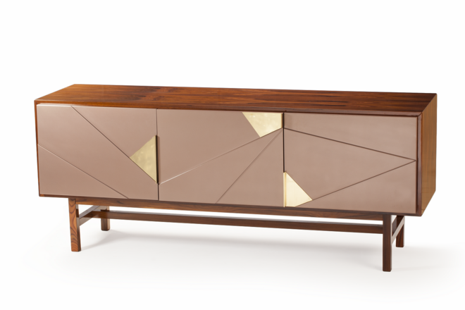 Pink all over - Aparador Jazz em madeira, MDF lacado e latão oxidado, €2680 (preço aproximado), Mambo Unlimited Ideas 