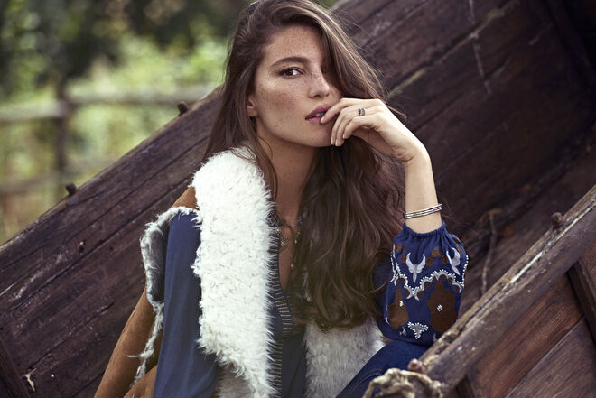 A Natura oferece 20% de desconto na compra de uma peça ou 30% na compra de duas ou mais peças