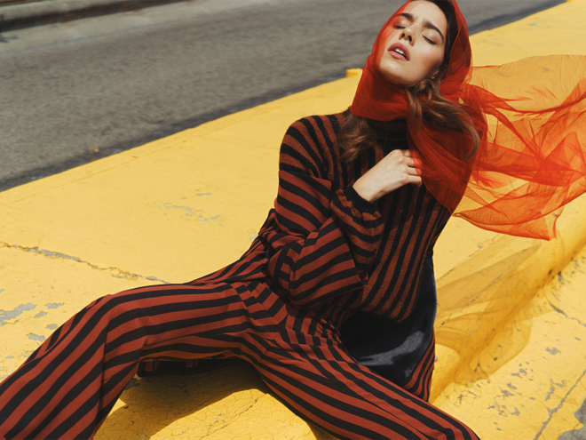 Sentido único | Lys Inger: blazer e calças em poliéster e camisola em lã, Imauve.
