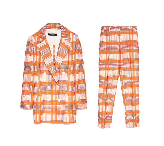 Blazer, €150, calças, €79, Uterqüe