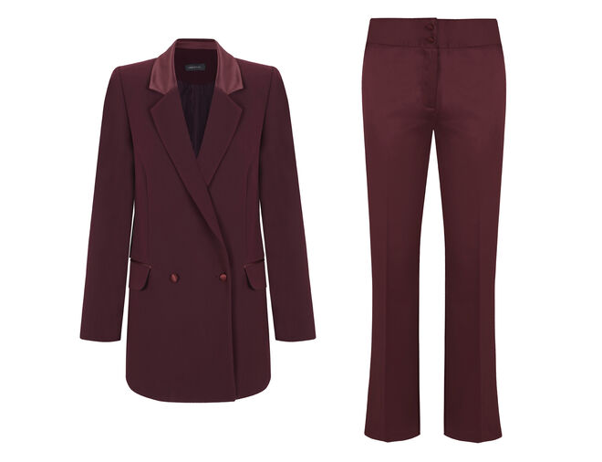 Blazer, €89,99, calças, €49,99, Cortefiel