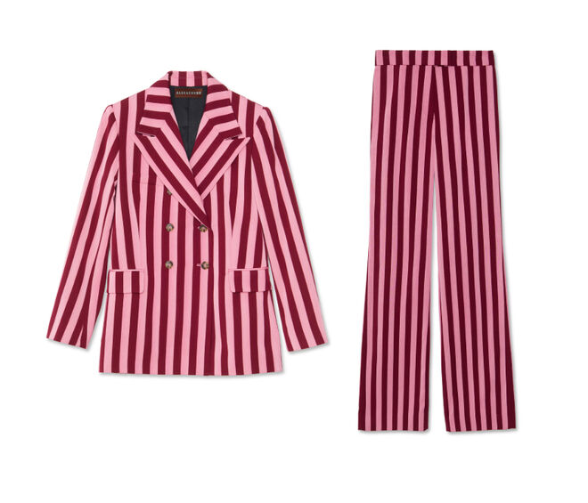 Blazer, €695, calças, €385, Alexachung, em www.net-a-porter.com