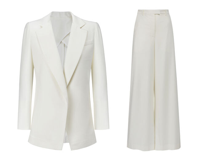 Blazer, €89,99, calças, €59,99, Mango