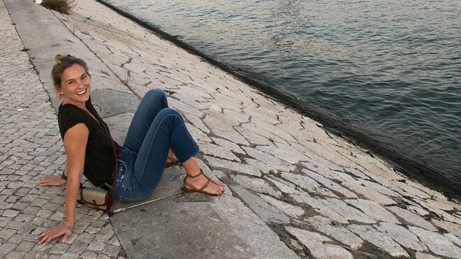 A modelo israelita Bar Refaeli partilhou fotografias na sua conta de Instagram com a ponte 25 de Abril como fundo, em Lisboa, no Verão que passou. 