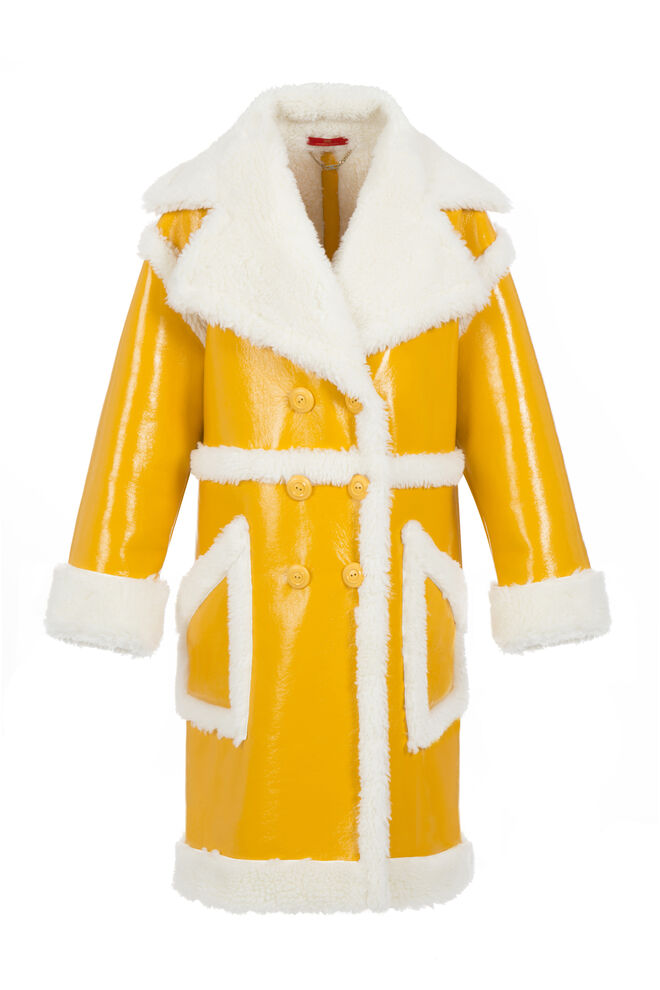 Sobretudo, Elisabetta Franchi (preço sob consulta) 