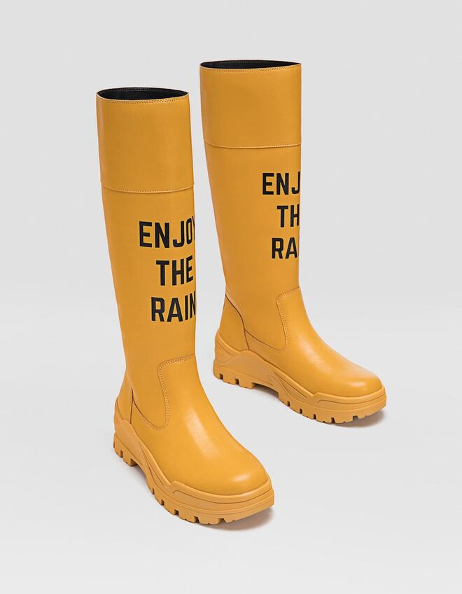 Galochas, €59,99, Stradivarius  