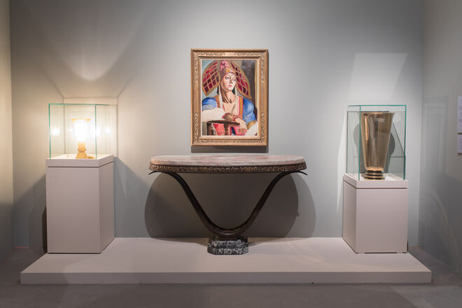 O interior da exposição. Tamara Lempick – Reina del Art Déco, no Palácio Gaviria, em Madrid.
