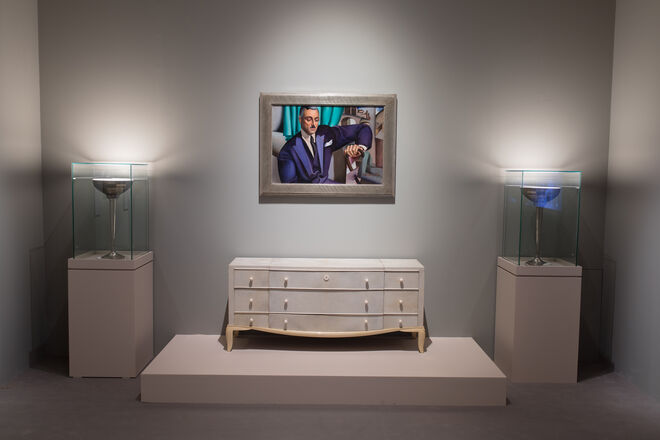 O interior da exposição. Tamara Lempick – Reina del Art Déco, no Palácio Gaviria, em Madrid.