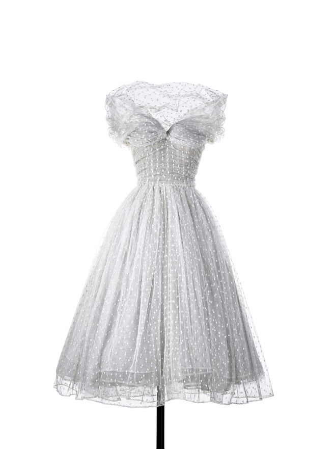 Vestido Belgique, de Christian Dior, Haute Couture primavera/verão 1957. The Treasures of the Collection – 30 years of acquisitions, no Musée Christian Dior, em Granville.