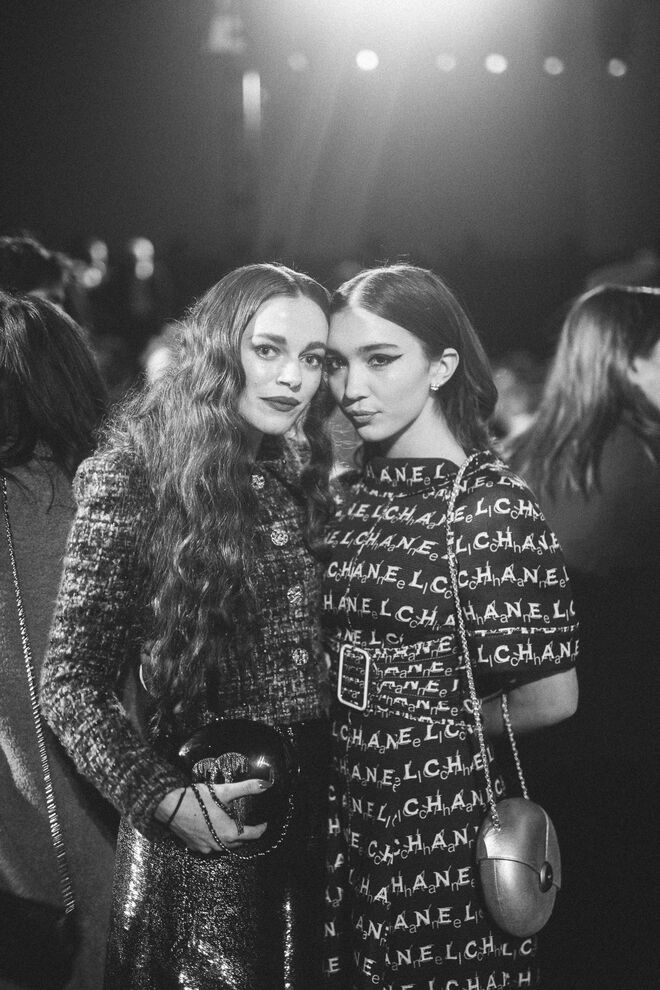 Hailey Gates com Rowan Blanchard