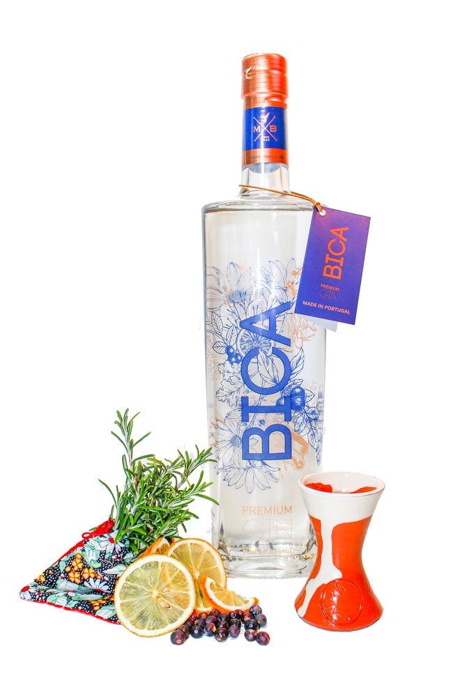 Kit de Natal com oferta dos botânicos para beber com o gin, €35, Bica Gin