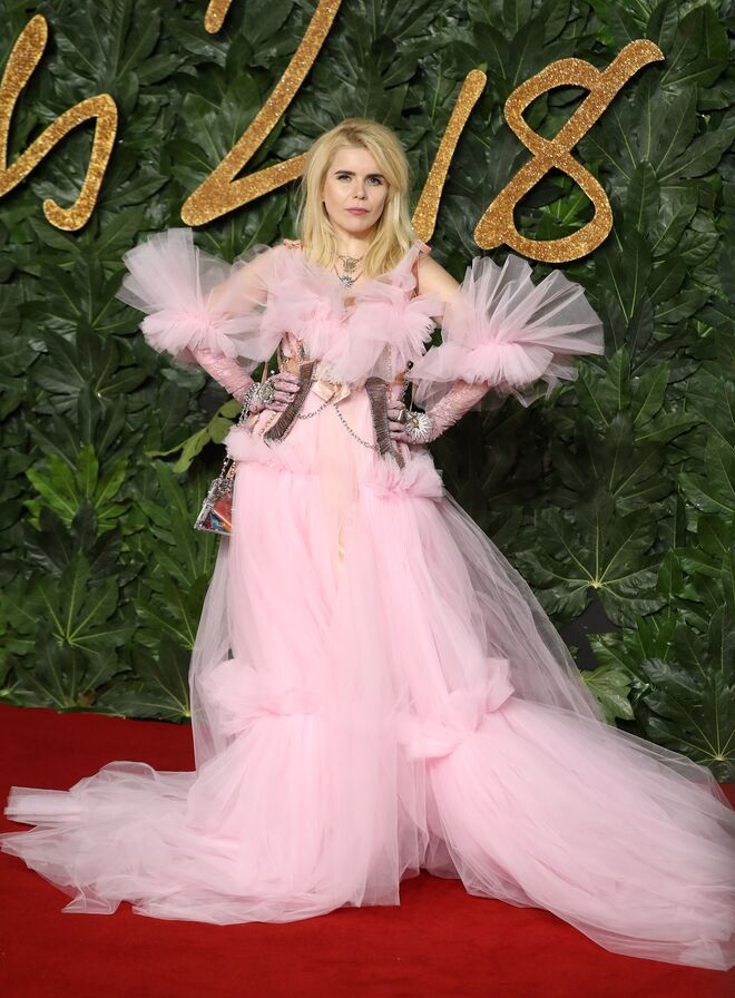 Paloma Faith em Dilara Findikoglu.
