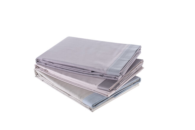 Coleção Cetim Deep, a partir de €81,90, Lameirinho