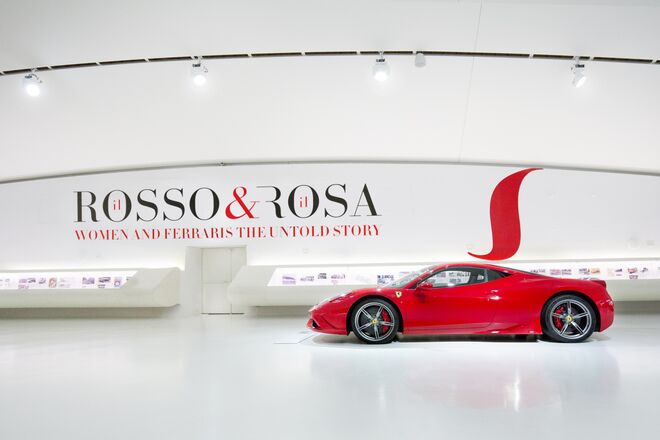 Il Rosso & Il Rosa, Women and Ferrari the Untold Story, no Museu Enzo Ferrari, em Modena.