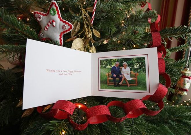 O cartão de Natal com o príncipe Carlos e a duquesa de Cornwall. 