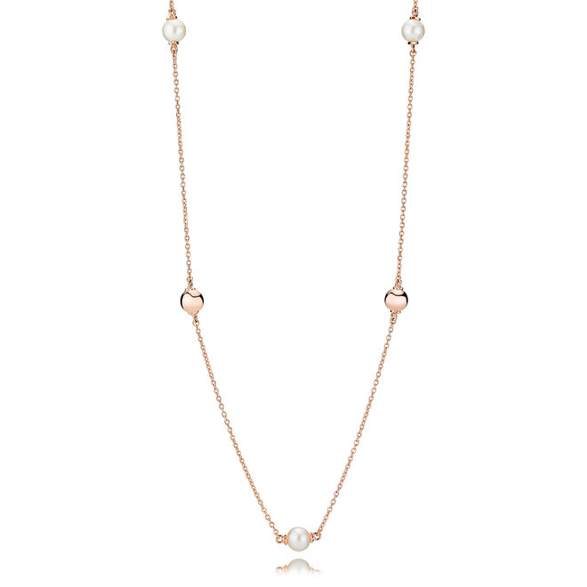 Colar Contemporary Pearls em Pandora Rose e pérolas, €199, Pandora