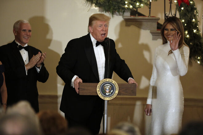 A primeira-dama com o vestido Céline ao lado do marido, o presidente dos Estados Unidos da América, Donald Trump