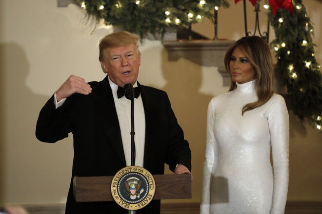 A primeira-dama com o vestido Céline ao lado do marido, o presidente dos Estados Unidos da América, Donald Trump