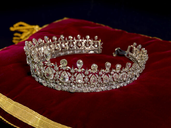 Tiara Fife na exposição  Victoria Revealed, Palácio de Kensington.