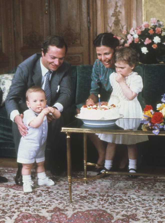 Victória da Suécia, no 34º aniversário do pai Carlos XVI, Rei da Suécia, 1980
