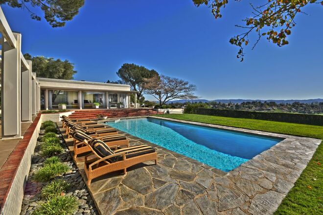 A luxuosa casa de Frank Sinatra 