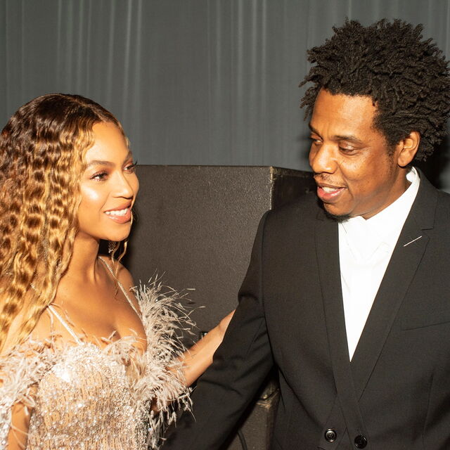 Beyoncé e Jay Z | Juntos há 20 anos. De acordo com Beyoncé, a cantora terá começado a namorar Jay Z com apenas 19 anos, o que significa que o relacionamento começou em 1999 ou 2000. Só casaram em 2008.