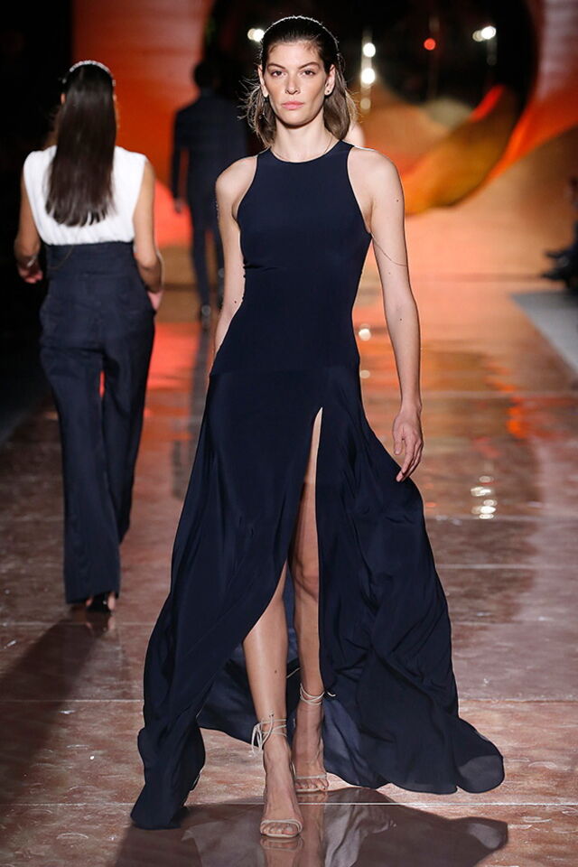 Desfile Pedro del Hierro primavera/verão 2019, na Mecedes-Benz Fashion Week Madrid.