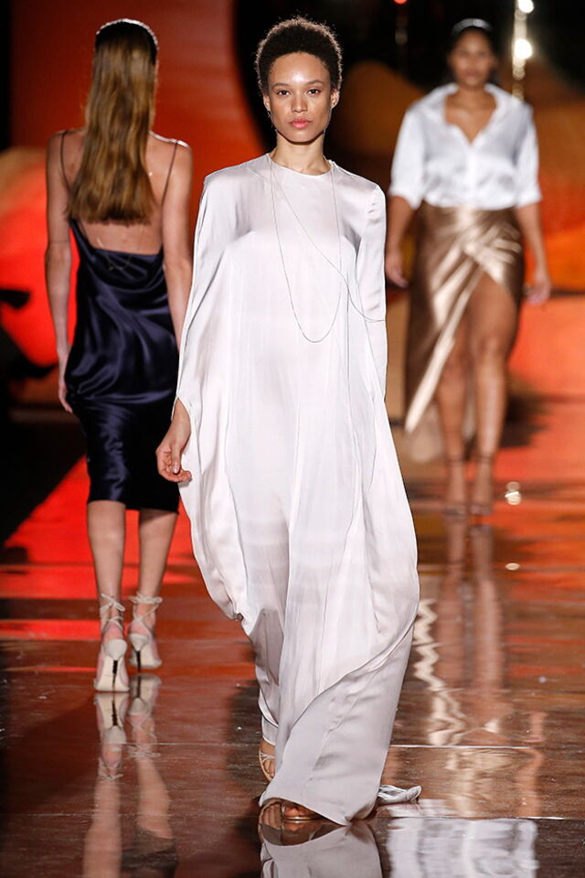 Desfile Pedro del Hierro primavera/verão 2019, na Mecedes-Benz Fashion Week Madrid.