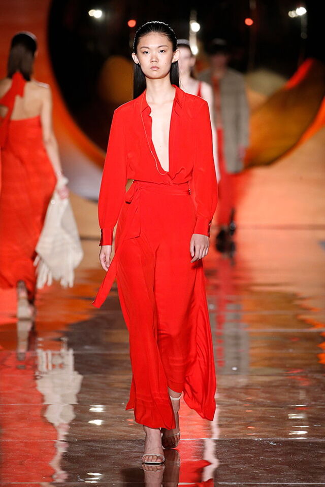 Desfile Pedro del Hierro primavera/verão 2019, na Mecedes-Benz Fashion Week Madrid.