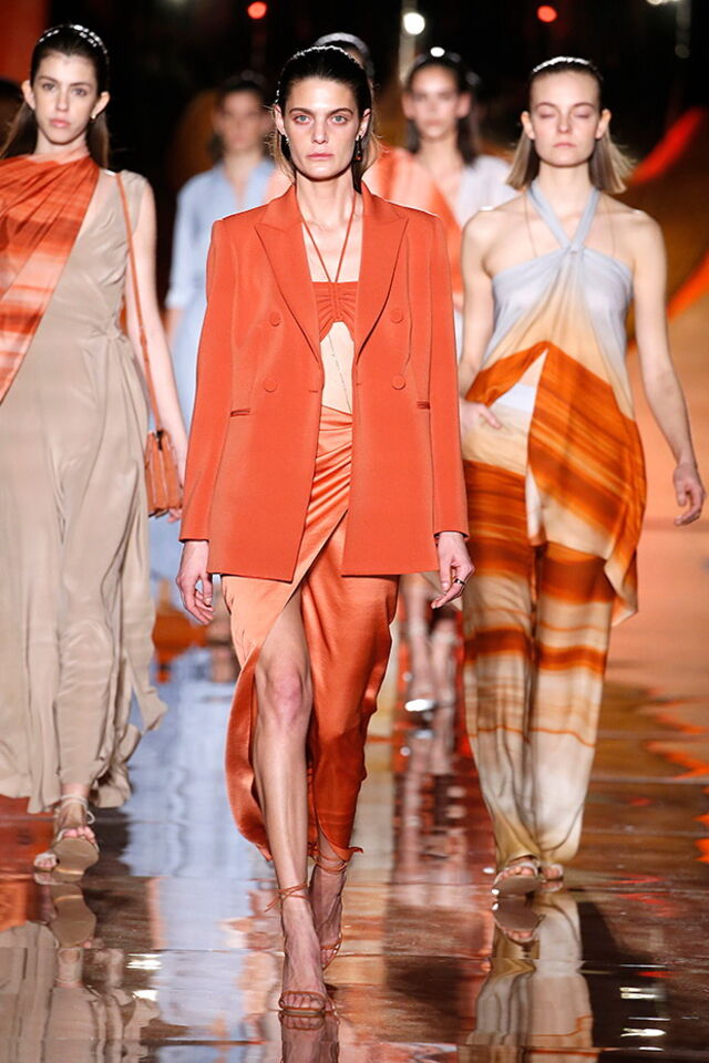 Desfile Pedro del Hierro primavera/verão 2019, na Mecedes-Benz Fashion Week Madrid.