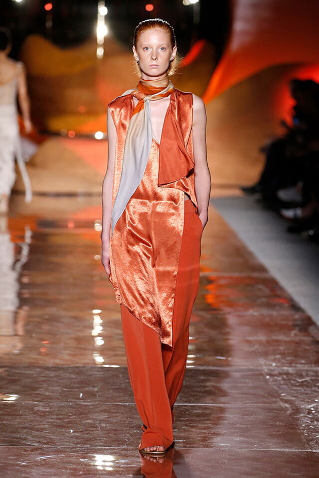 Desfile Pedro del Hierro primavera/verão 2019, na Mecedes-Benz Fashion Week Madrid.