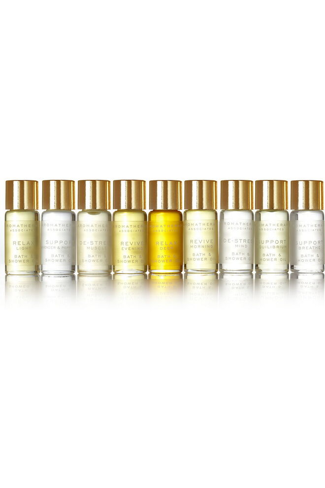 Óleo de banho miniatura Oil Collection, 9 x 3 ml, agora €28, Aromatherapy Associates, em www.net-a-porter.com