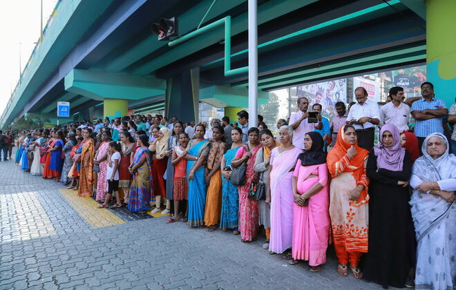 Por que as mulheres indianas formaram uma barreira humana de 620 km?