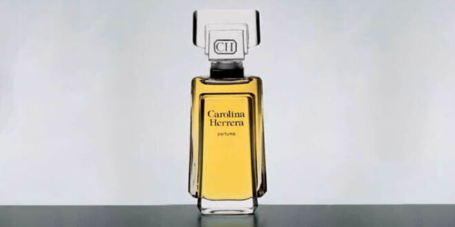 A primeira fragrância Carolina Herrera, em 1988