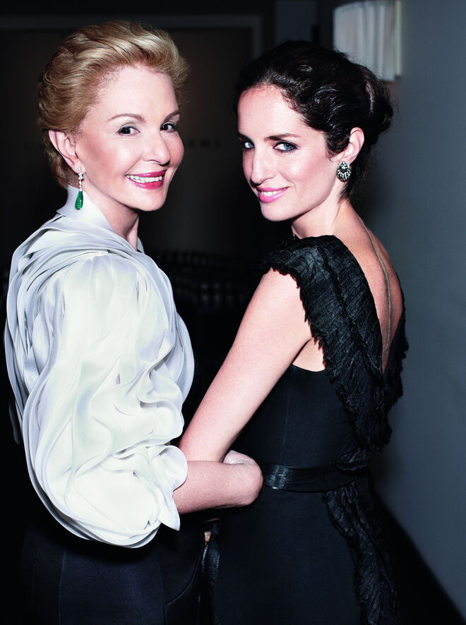 Carolina Herrera e a sua filha, Carolina Herrera de Baez, que se uniu à empresa como diretora criativa na Casa das Fragrâncias Carolina Herrera, em 1996