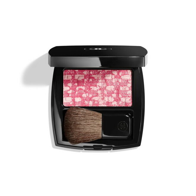 Blush Les Tissages de Chanel no tom tweed cherry blossom, €46, Chanel