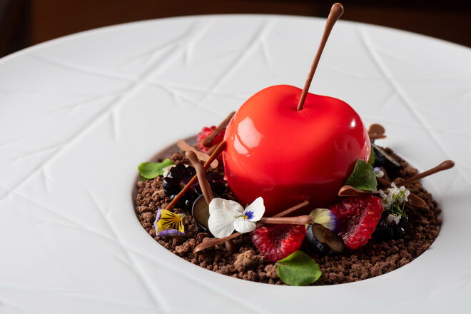 Sobremesa Cereja, Perdida na Floresta Negra, €10, no restaurante Ânfora, no Hotel Palácio do Governador, em Lisboa