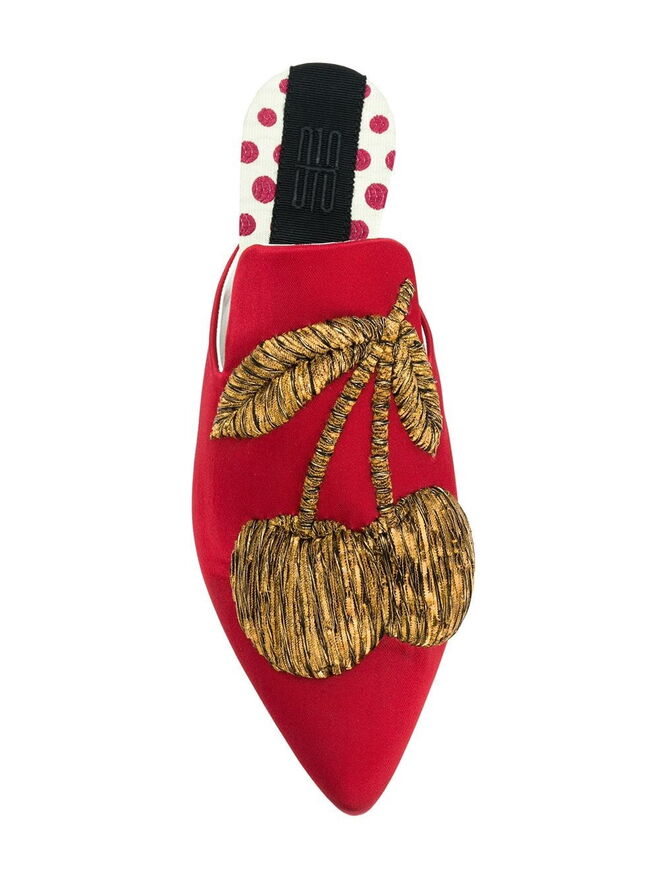 Mules €1064, Sanayi 313, em www.farfetch.com