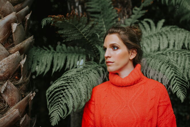 Uma das cantautoras portuguesas mais aplaudidas da sua geração, Luísa Sobral apresenta Rosa, o seu quinto álbum de originais, no dia 9 de fevereiro, na Casa da Música, no Porto, e no dia 22, no Teatro Tivoli BBVA, em Lisboa. 