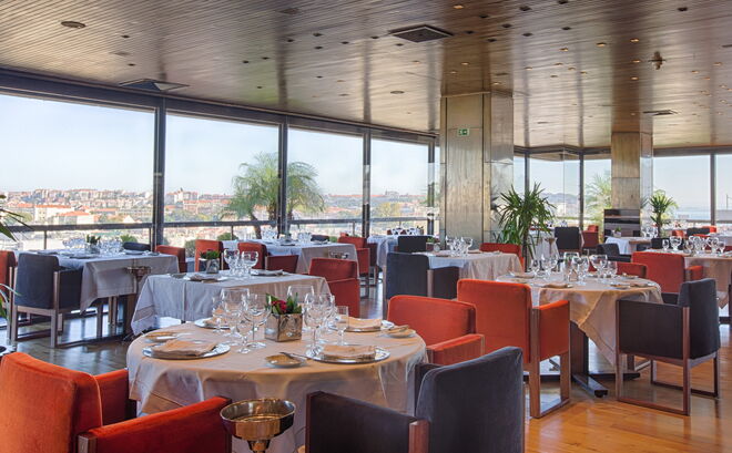 O restaurante Grill D. Fernando fica no 12º andar do Altis Grand Hotel