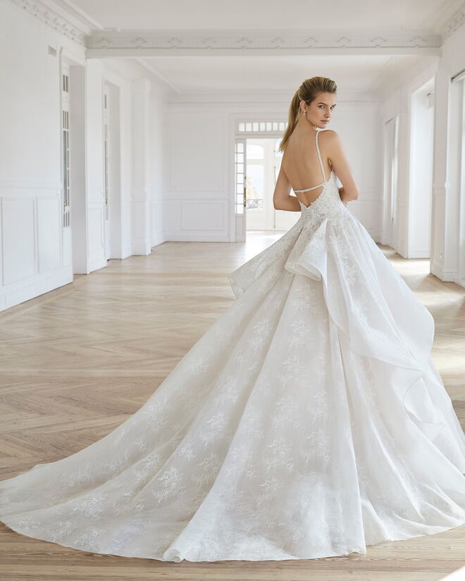 Leão (23 de julho – 22 de agosto) | Aire Barcelona, Estrella