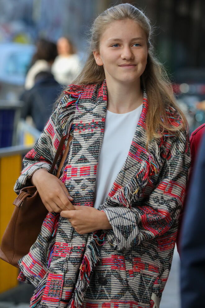 Princesa Elisabeth da Bélgica | Tem 17 anos e é a herdeira ao trono belga e é a filha mais velha do Rei Philippe e da Rainha Mathilde.