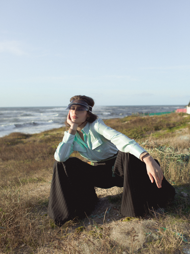 Calça Oversize ARIEV | Camisa Elisabetta Franchi na Isabel Ferreira Concept Store | Camisola de malha Uterqüe | Óculos/pala Dior na Ouroarte Óptica