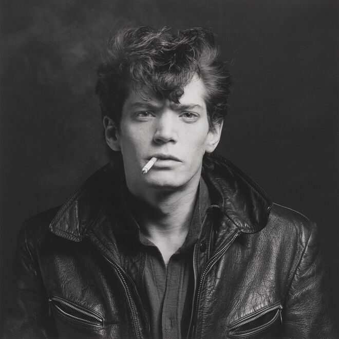 Autorretrato, 1980. Implicit Tensions ‒ Mapplethorpe Now. 