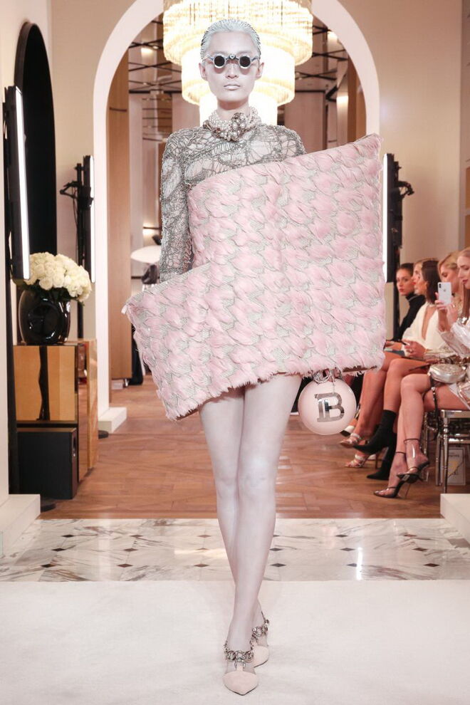 Desfile de alta-costura primavera-verão Balmain 2019