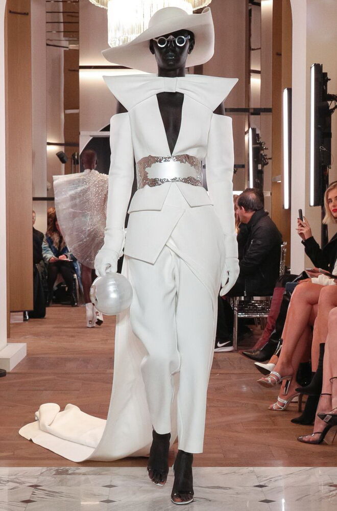 Desfile de alta-costura primavera-verão Balmain 2019